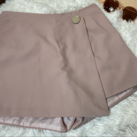 Haute rogue mauve pink asymmetrical hem mini skirt - Picture 2 of 6